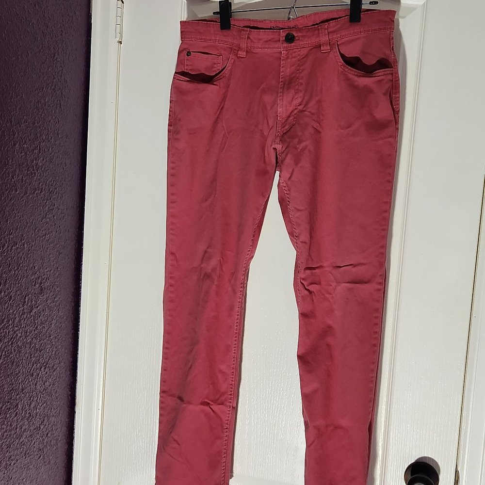 IZOD Relaxed Salmon pant